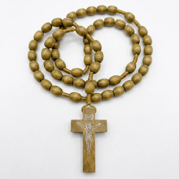 Rozaniec_drewniany_oliwkowy.webp